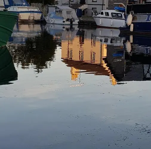 The Harbour Masters House 3*